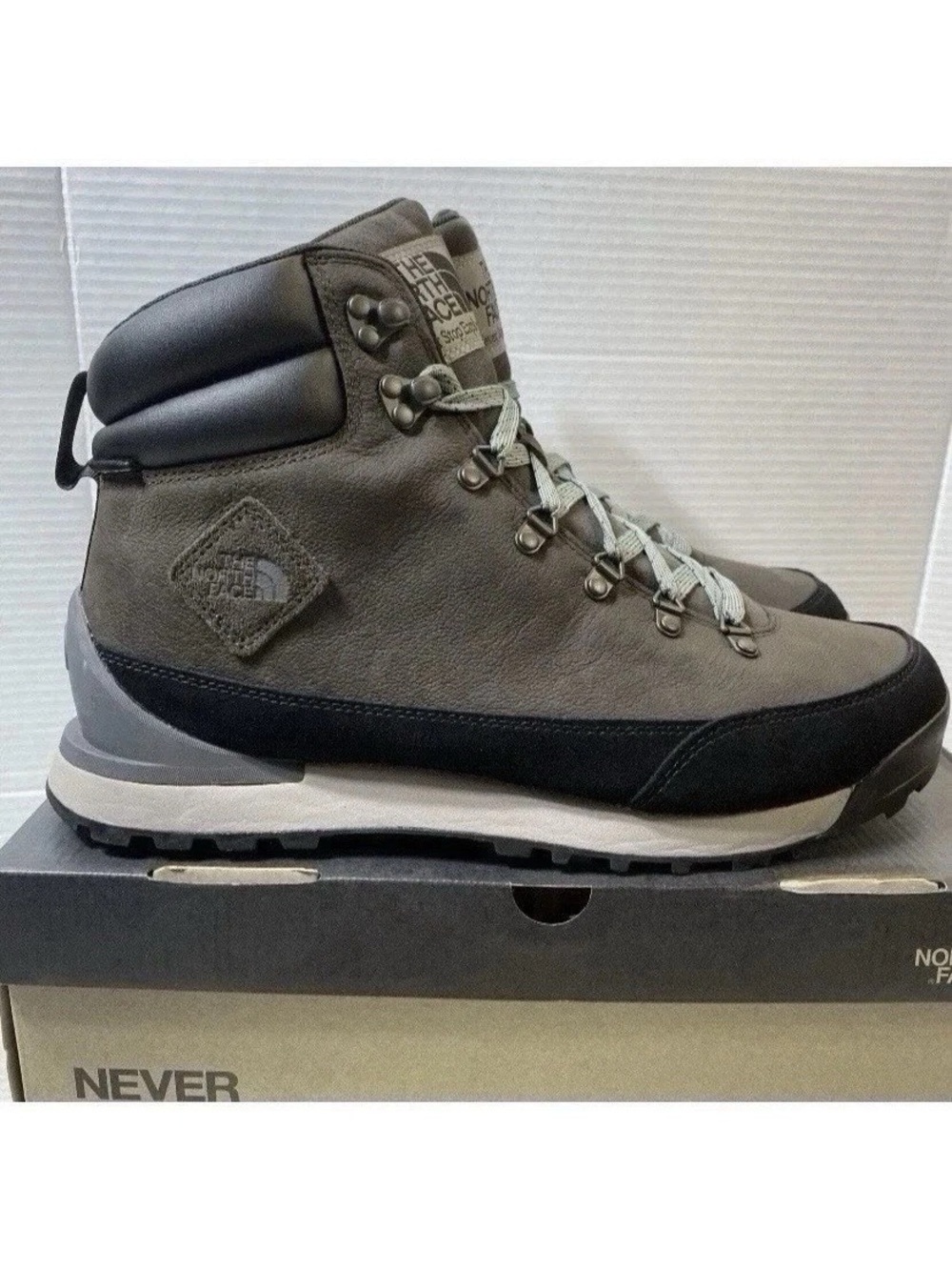 The North Face Men's Back to Berkeley IV Leather Waterproof Boots 10.5 NEW

#757